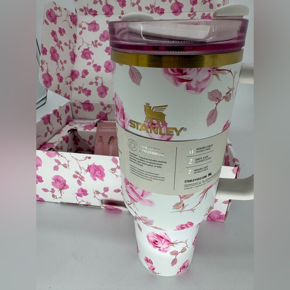 Stanley x LoveShackFancy Quencher H2.0 Tumbler 40oz – Rose Print – NIB
